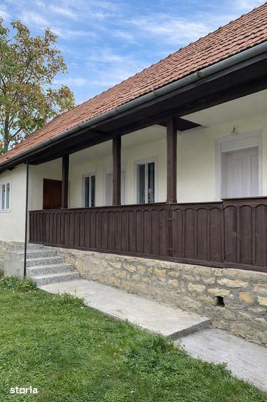 Casă cu 3 camere cu Teren 1900 Mp în Mănăstireni