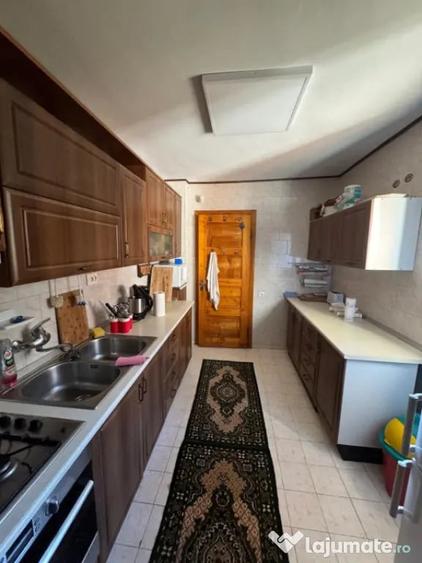 Casă cu 4 camere cu Teren 1000 Mp în Firiza