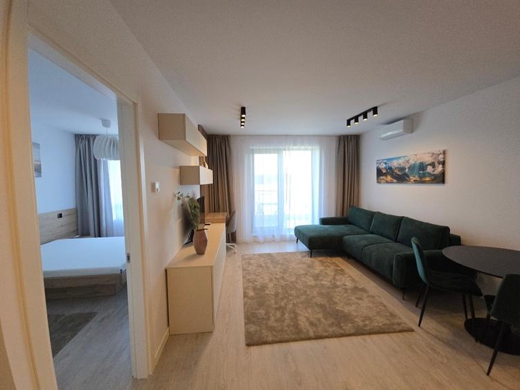 Apartament cu 2 camere semidecomandat, mobilat în Băneasa
