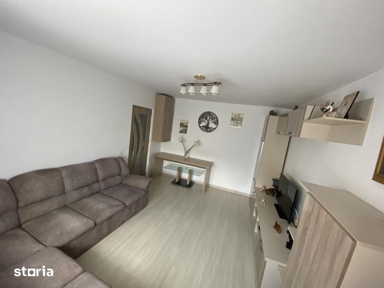 Apartament cu 3 camere, mobilat în Sud