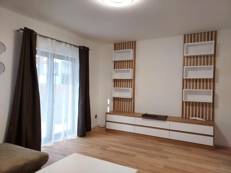 Duplex cu 4 camere cu Teren 250 Mp în Florești