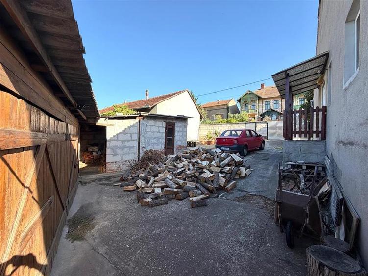 Casă cu 3 camere cu Teren 904 Mp în Spitalul Județean