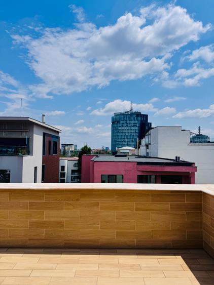 Apartament cu 4 camere decomandat, mobilat în Aviatorilor