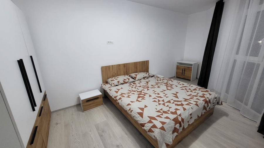 Apartament cu 2 camere semidecomandat, mobilat în Soarelui — fotografia 2