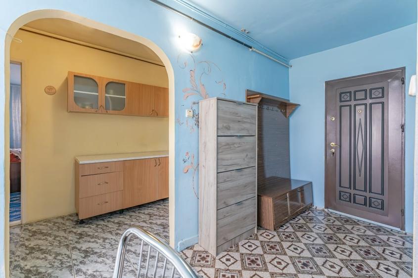 Apartament cu 2 camere semidecomandat, mobilat în Bartolomeu