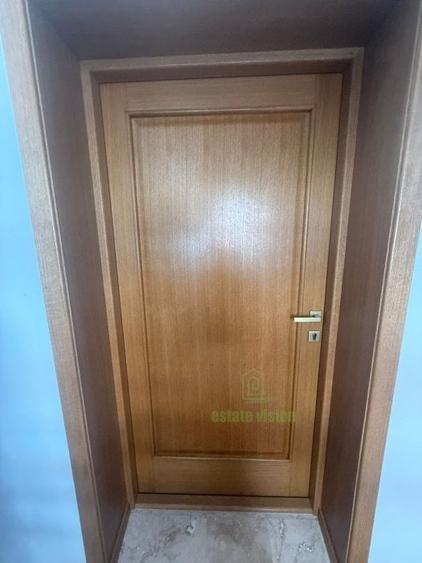 Apartament cu 4 camere semidecomandat în Romană