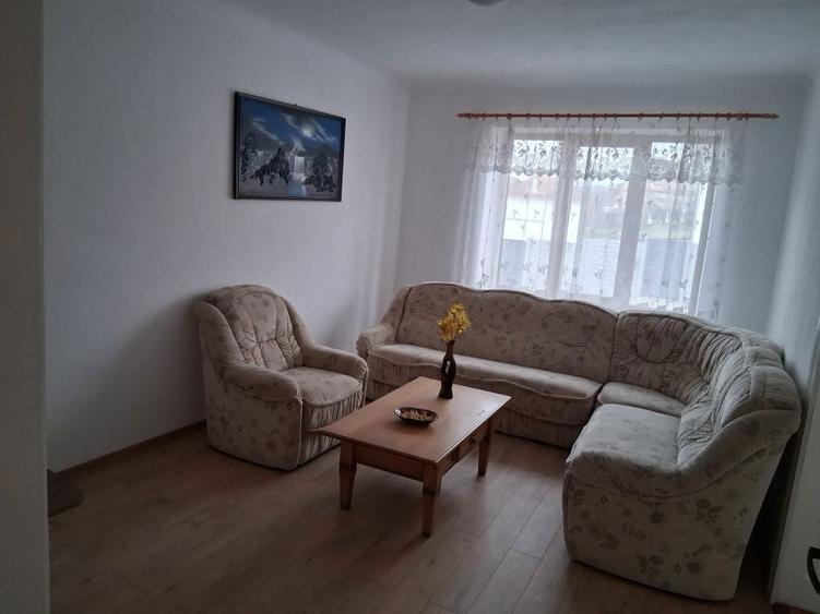 Casă cu 4 camere în Central