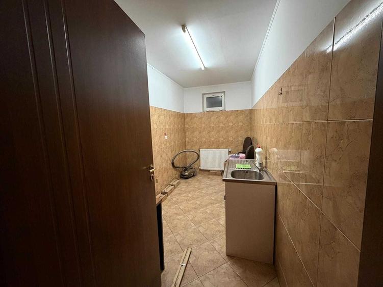 Spațiu comercial, de 53 mp, în Micșunești-Moară