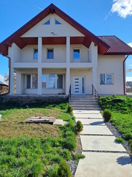 Casă cu 3 camere în Șcheia