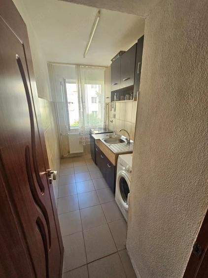 Apartament cu 2 camere semidecomandat în Ostroveni