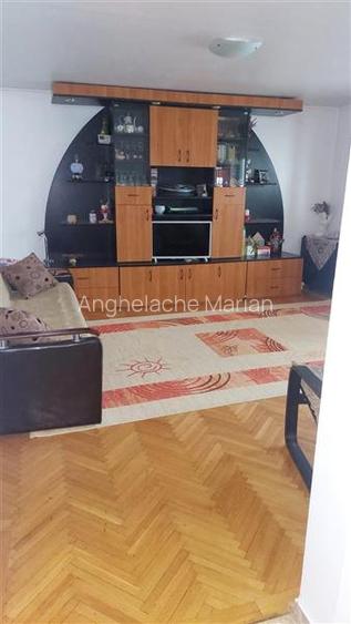 Apartament 3 camere in Focsani , zona centrala - Politia Judeteana Vrancea , 82