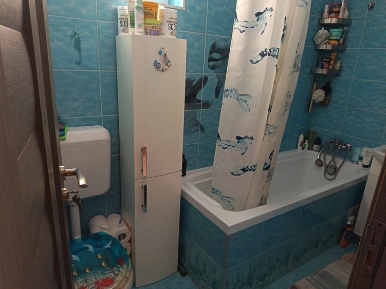 Apartament cu 3 camere decomandat, mobilat în Central