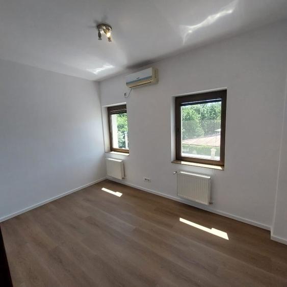 Apartament cu 5 camere decomandat în Kiseleff