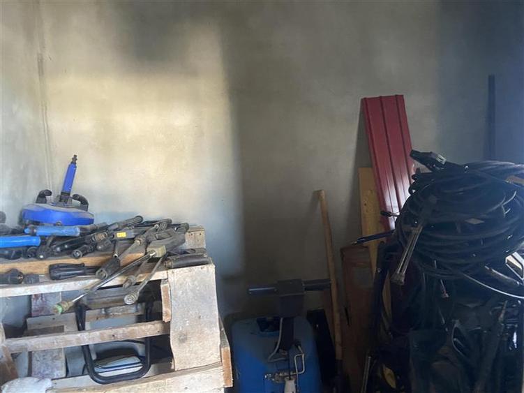 Casă individuală cu 6 camere cu Teren 373 Mp în Golești