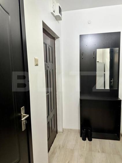 Apartament cu 3 camere semidecomandat, mobilat în Teilor
