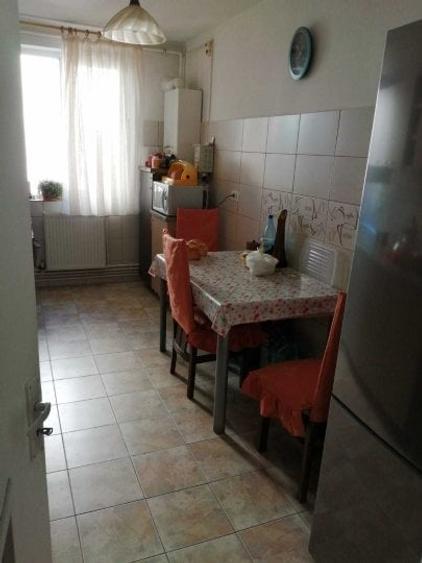 Apartament 3 camere decomandate zona Far - 1
