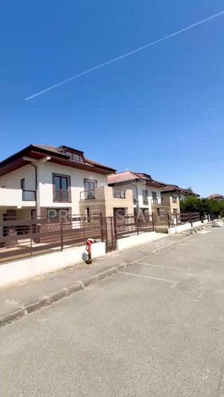 Casă individuală cu 4 camere cu Canalizare în Crevedia
