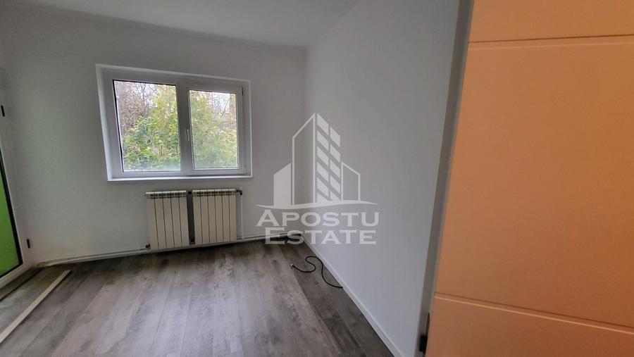 Apartament cu 3 camere decomandat, mobilat în Aradului