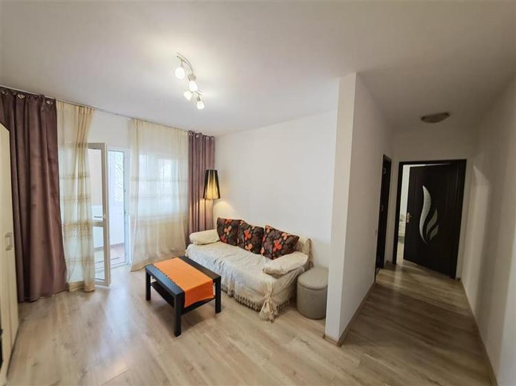 Apartament cu 2 camere semidecomandat în Central — fotografia 3
