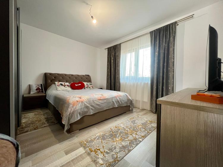 Casă cu 6 camere cu Teren 200 Mp în Horpaz
