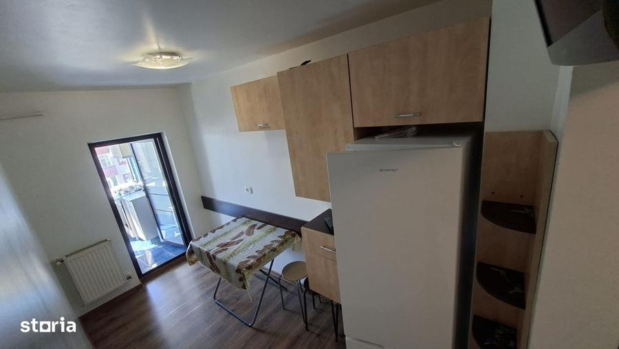 Apartament cu 3 camere decomandat în Găvana
