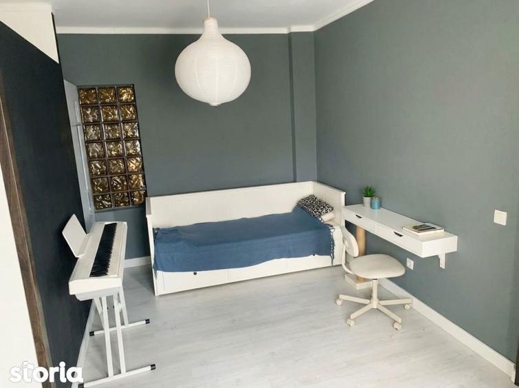 Apartament cu 3 camere, mobilat în Dacia