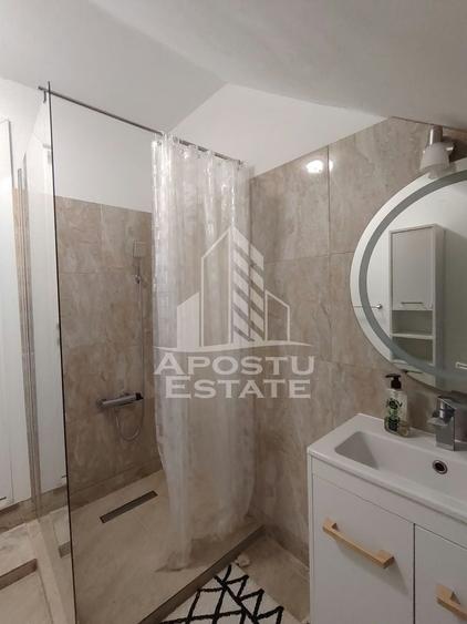 Apartament cu 4 camere semidecomandat, mobilat în Bălcescu
