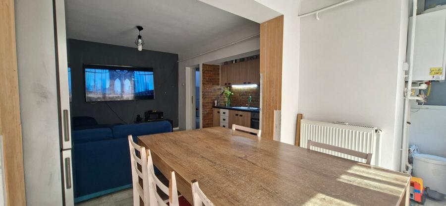 Apartament cu 3 camere în Micro 18