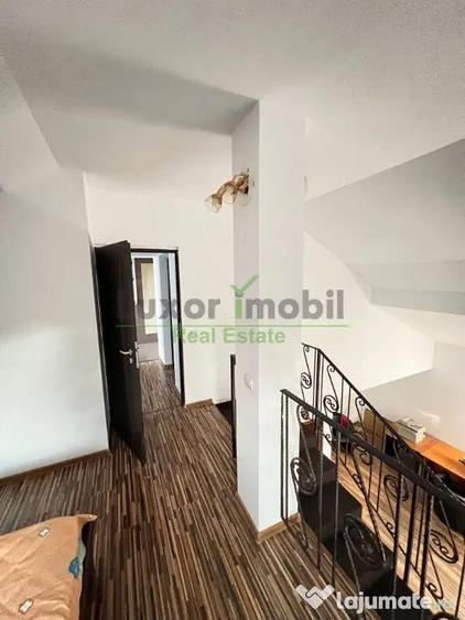Casă cu 8 camere cu Teren 800 Mp în Bucium