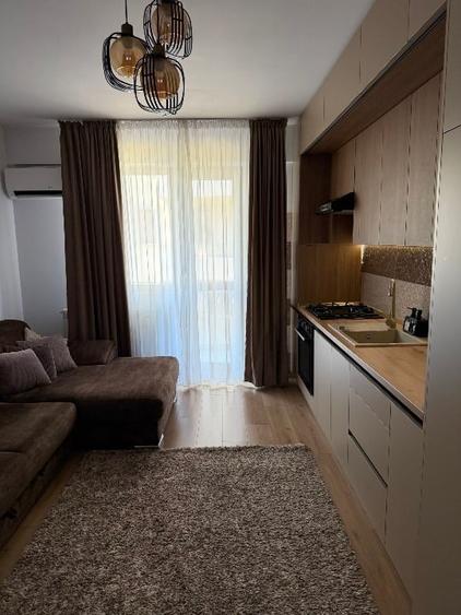 Apartament cu 3 camere semidecomandat, mobilat în Miroslava