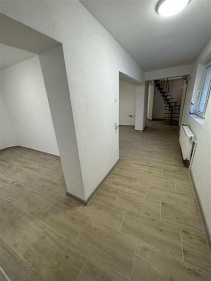 Apartament cu 4 camere nedecomandat în Plevnei