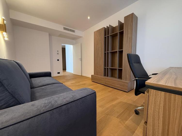 Apartament cu 4 camere semidecomandat, mobilat în Herăstrău