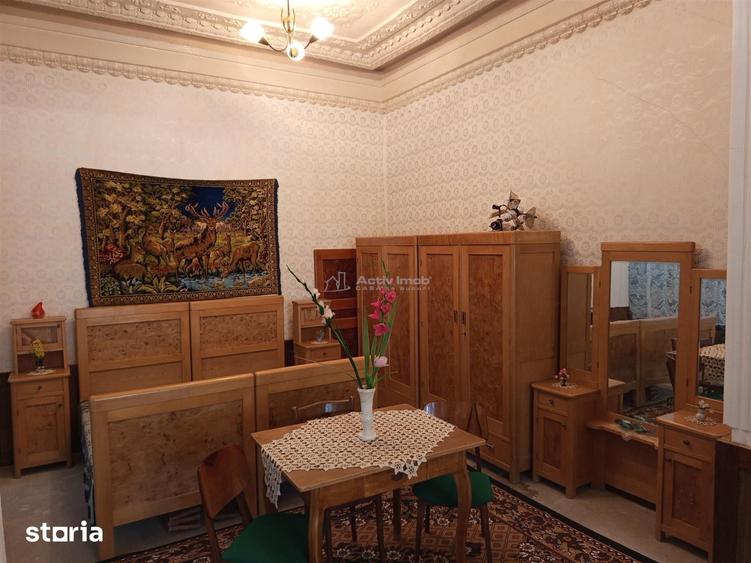 Casă cu Teren 1439 Mp în Ciclova Română