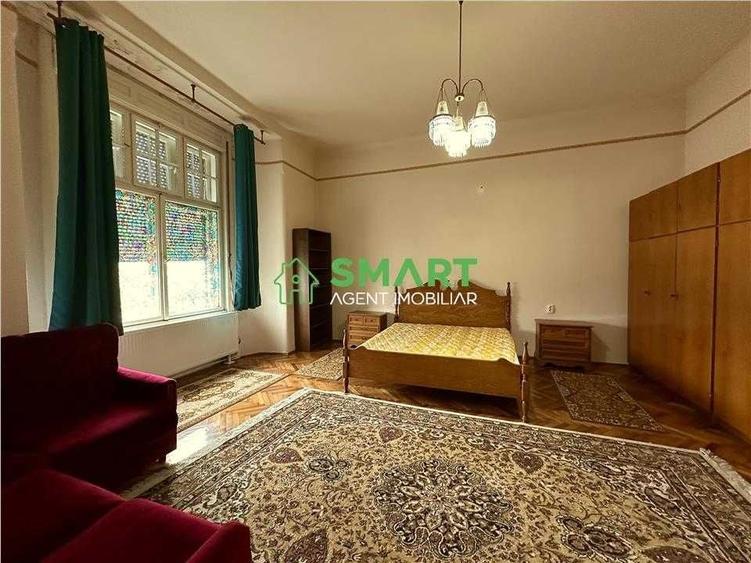 Apartament cu 3 camere semidecomandat în Central