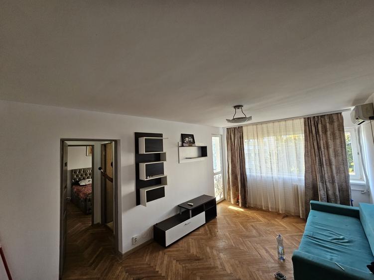 Apartament cu 2 camere semidecomandat în Bucureștii Noi