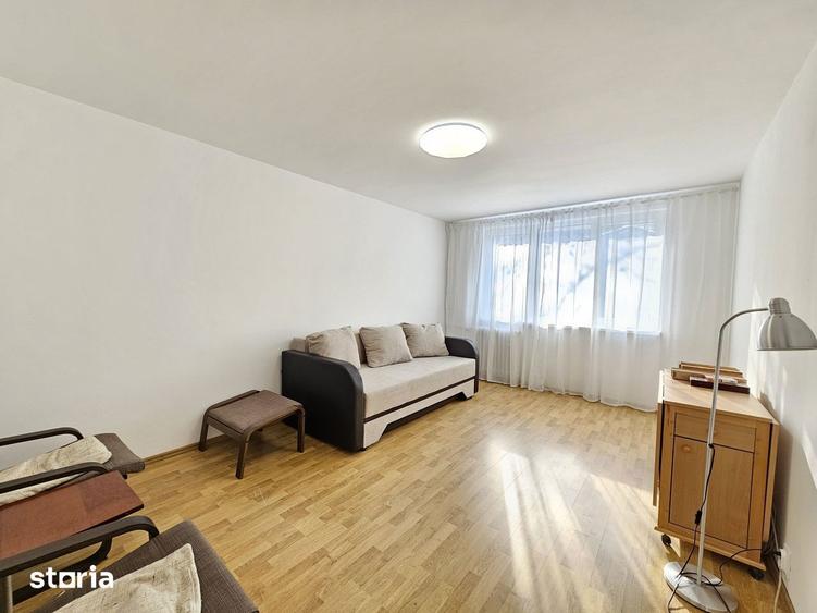 Apartament cu 3 camere decomandat, mobilat în Titan