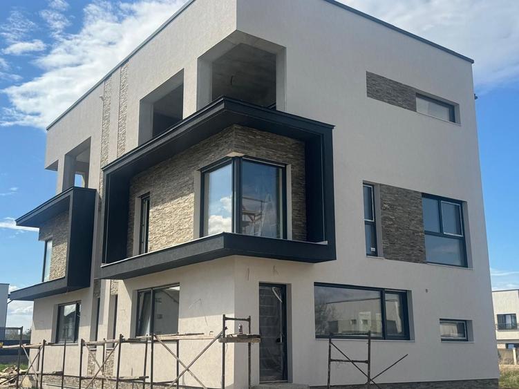 Duplex cu 4 camere cu Canalizare în Șelimbăr