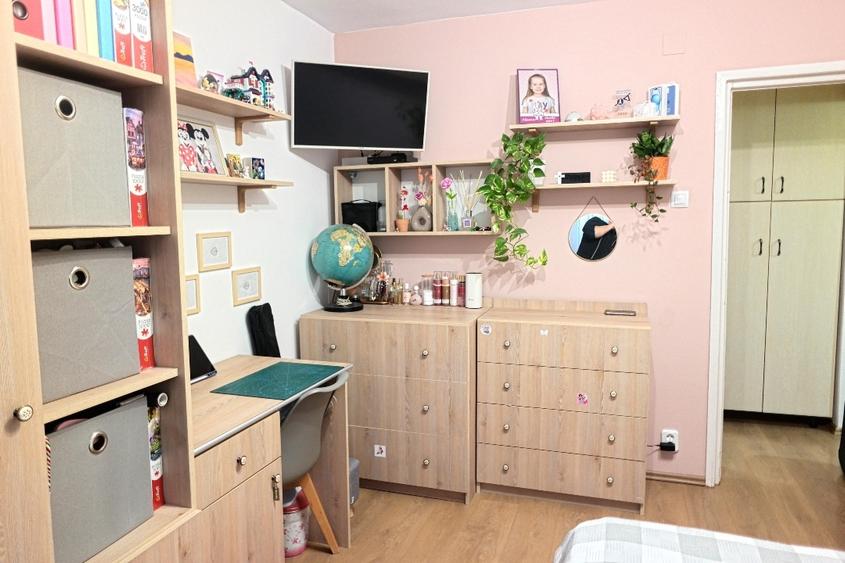 Apartament cu 5 camere decomandat, mobilat în Aurel Vlaicu