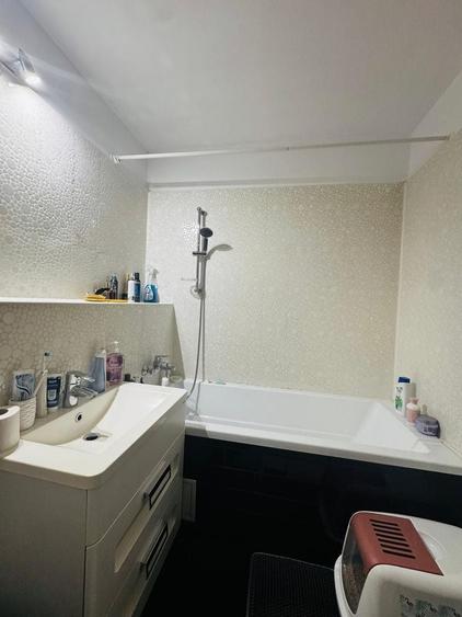 Apartament cu 2 camere semidecomandat, mobilat în Rahova