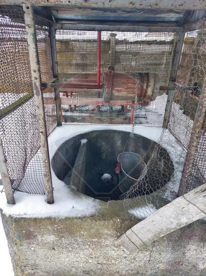 Casă cu 5 camere cu Teren 7531 Mp în Sacu
