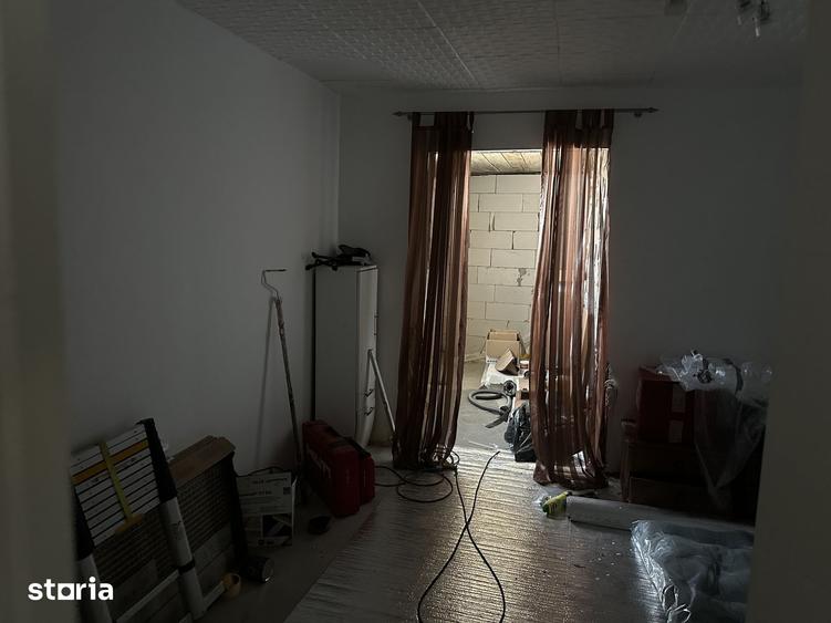 Casă cu 7 camere cu Teren 4000 Mp în Strâmba