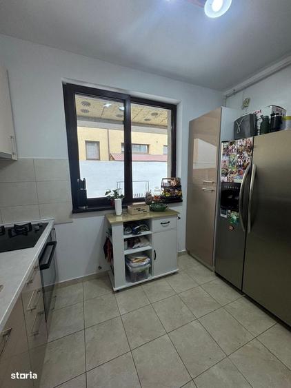 Casă cu 4 camere în Roșu