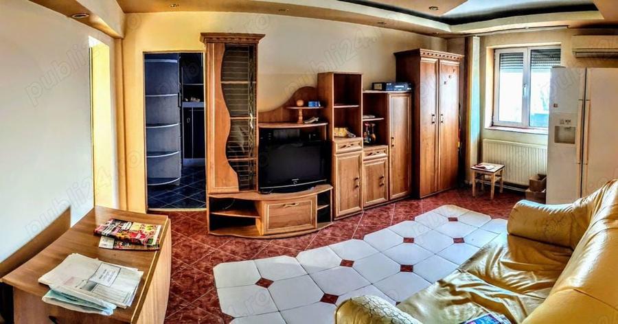 Apartament cu 3 camere semidecomandat în Central