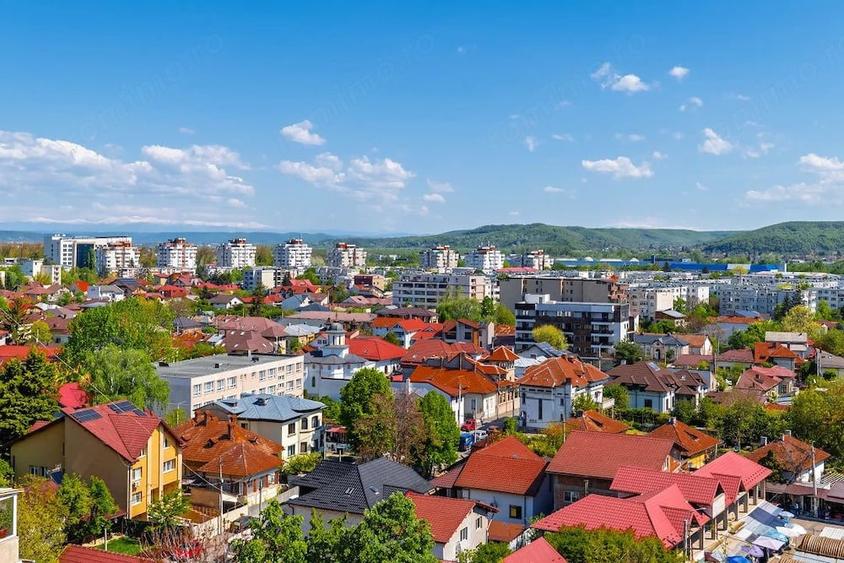 Apartament cu 3 camere decomandat în Ultracentral