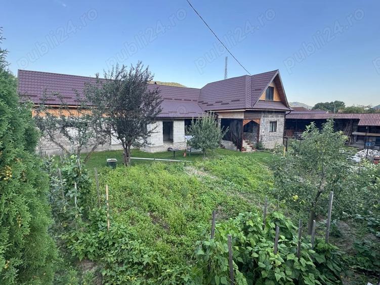 Casă cu 2 camere cu Teren 920 Mp în Dragoslavele