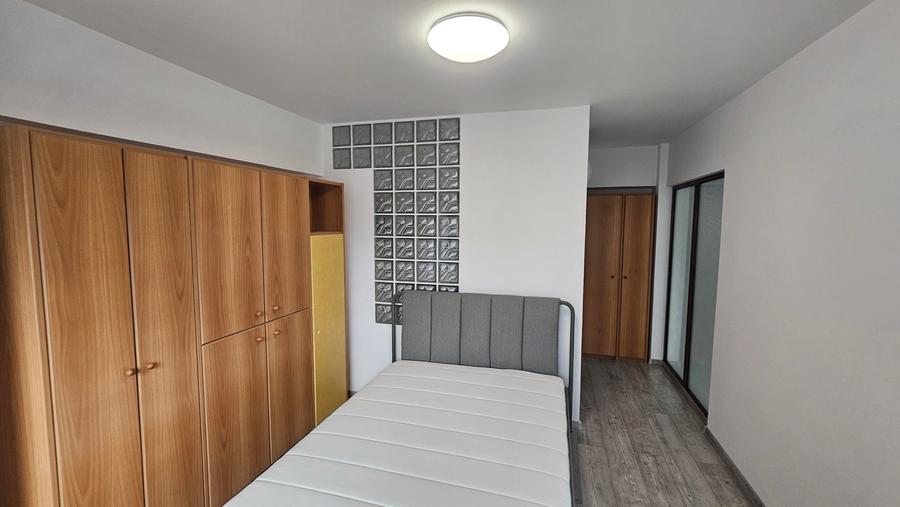 Apartament cu 3 camere decomandat, mobilat în Tineretului