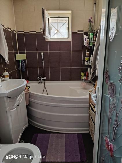 Apartament cu 3 camere decomandat în Barieră