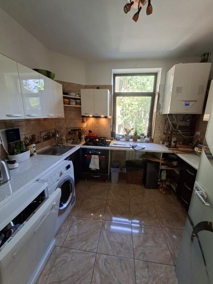 Apartament cu 4 camere decomandat în Dacia