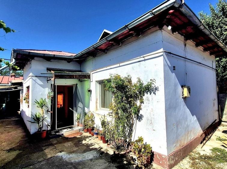 Casă individuală cu 2 camere cu Canalizare în Central