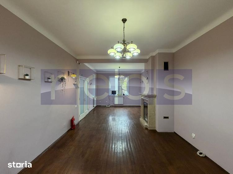 Casă cu 6 camere cu Teren 60 Mp în Victoriei